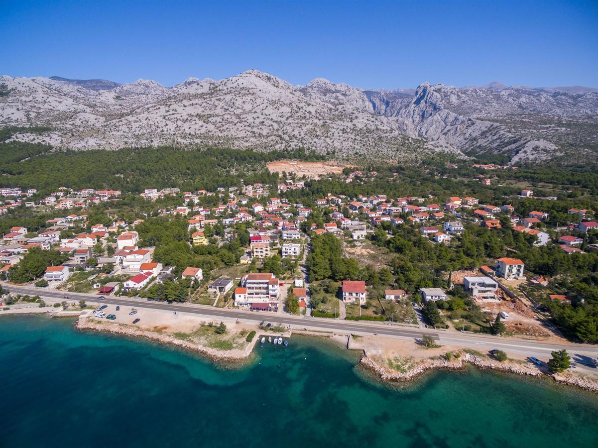 Apartments And Rooms Dragica Starigrad Paklenica Exterior photo